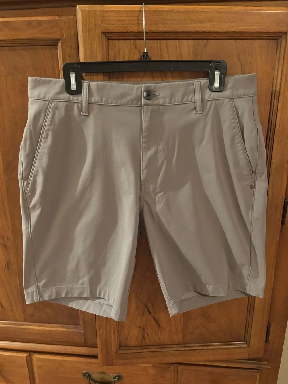 Vuori Meta Shorts 8”